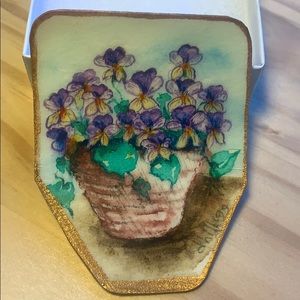 A Work of Heart by D.Hill vintage antique brooch